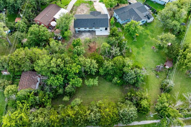 1308 N Brunswick Ln, Wichita, KS 67212