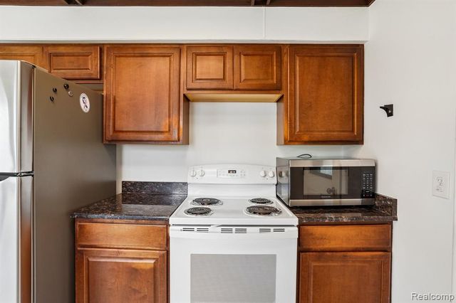 717 Murphy Court, Linden, MI 48451