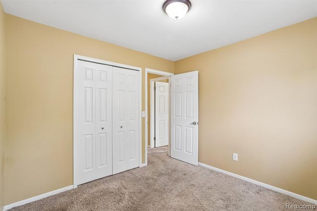 717 Murphy Court, Linden, MI 48451