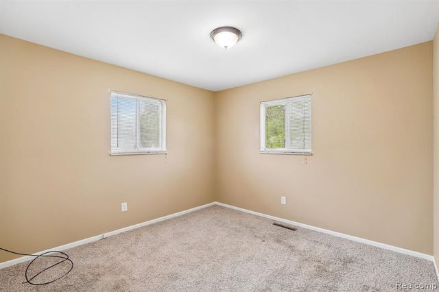 717 Murphy Court, Linden, MI 48451