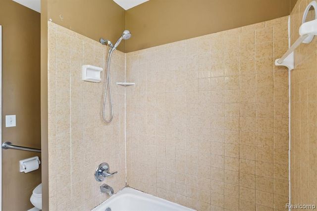 717 Murphy Court, Linden, MI 48451