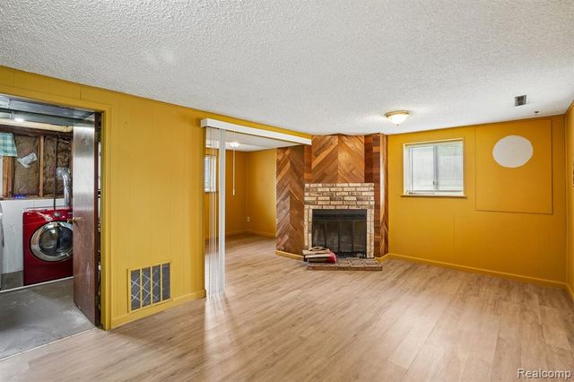 717 Murphy Court, Linden, MI 48451