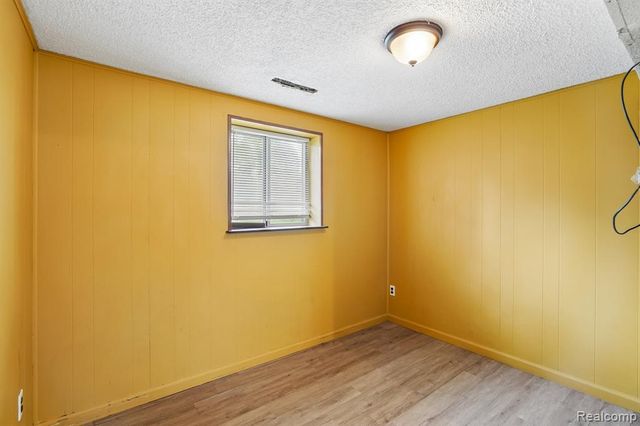 717 Murphy Court, Linden, MI 48451