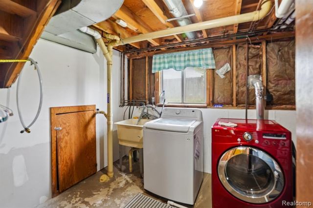 717 Murphy Court, Linden, MI 48451