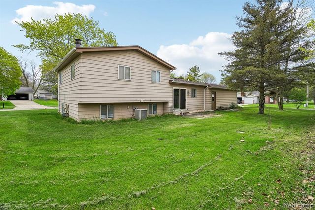 717 Murphy Court, Linden, MI 48451