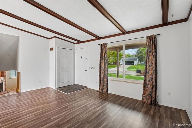 717 Murphy Court, Linden, MI 48451