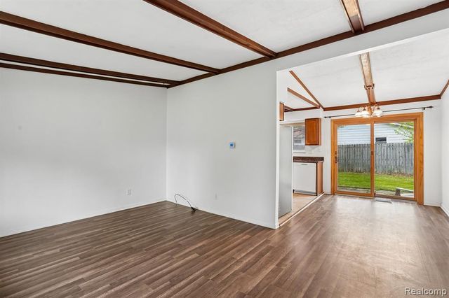 717 Murphy Court, Linden, MI 48451