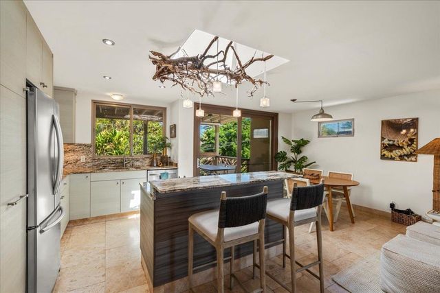 15 Nalu Pl, Paia, HI 96779