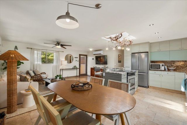 15 Nalu Pl, Paia, HI 96779