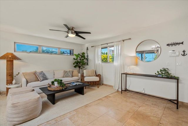 15 Nalu Pl, Paia, HI 96779
