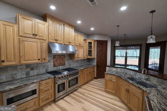 3331 Gumlog Road, Young Harris, GA 30582
