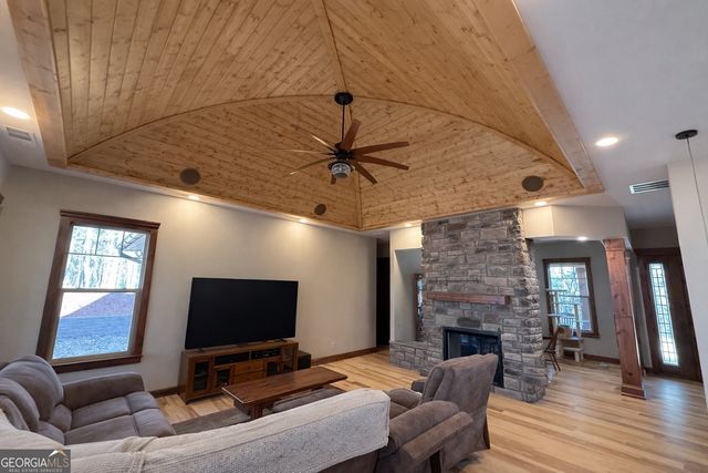 3331 Gumlog Road, Young Harris, GA 30582