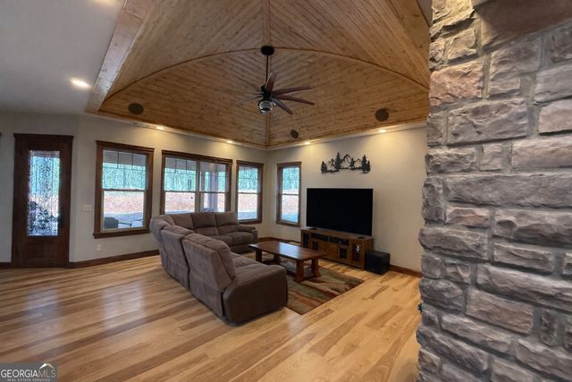 3331 Gumlog Road, Young Harris, GA 30582