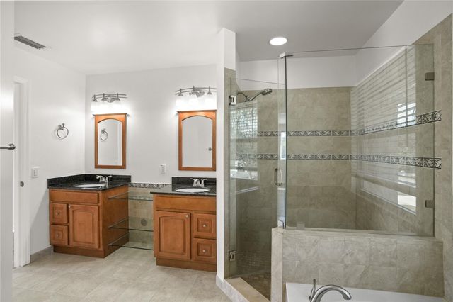 16566 N Mariposa Cir, Fort Lauderdale, FL 33331