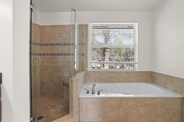 16566 N Mariposa Cir, Fort Lauderdale, FL 33331