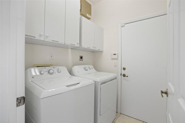 16566 N Mariposa Cir, Fort Lauderdale, FL 33331