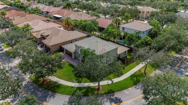 16566 N Mariposa Cir, Fort Lauderdale, FL 33331