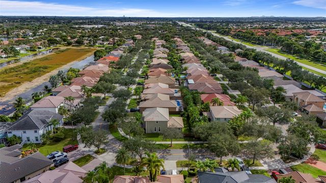 16566 N Mariposa Cir, Fort Lauderdale, FL 33331