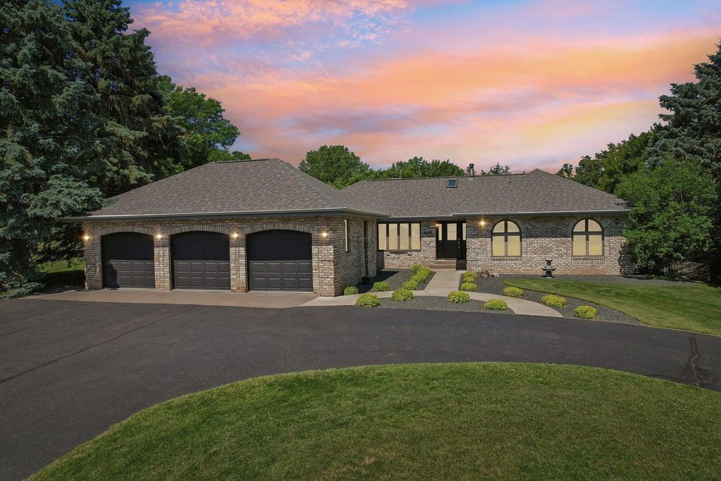 8583 Bower Path, Inver Grove Heights, MN 55076