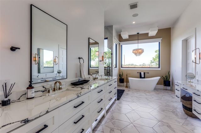 116 Mesones RD, Florence, TX 76527