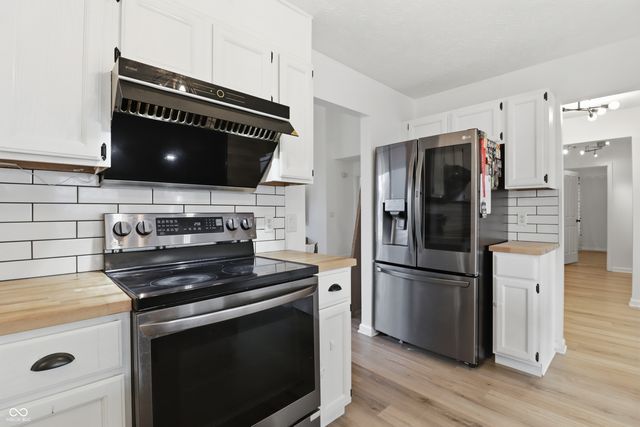 2983 Brooks Bend Drive, Carmel, IN 46032