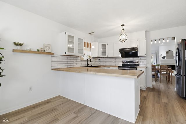 2983 Brooks Bend Drive, Carmel, IN 46032