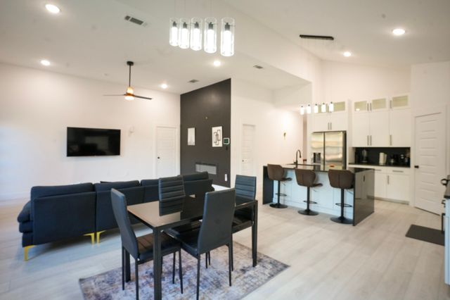 4523 Solar Lane, Dallas, TX 75216
