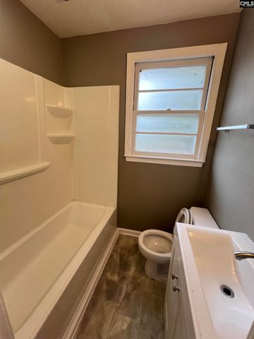 8 Holiday Circle, Columbia, SC 29206