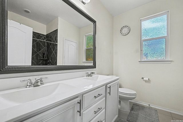 8950 Victoria Lk, San Antonio, TX 78224