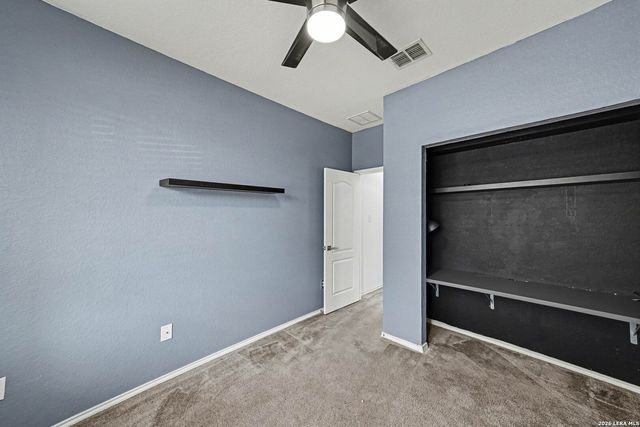 8950 Victoria Lk, San Antonio, TX 78224