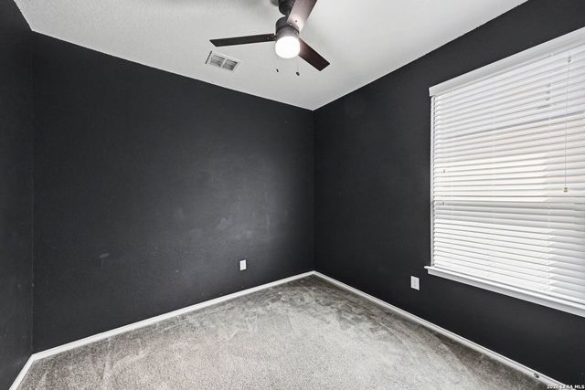 8950 Victoria Lk, San Antonio, TX 78224