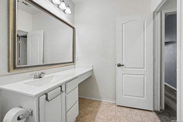 8950 Victoria Lk, San Antonio, TX 78224