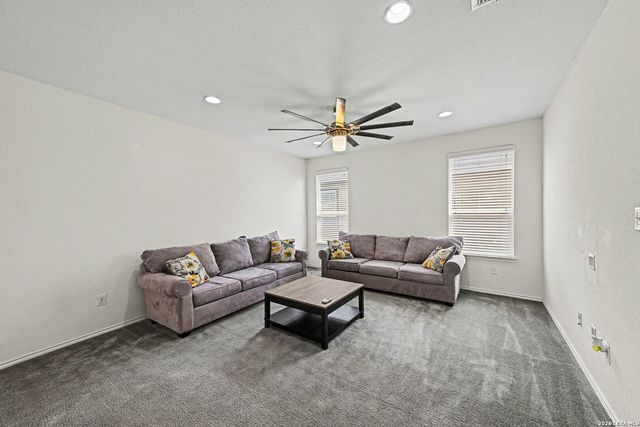 8950 Victoria Lk, San Antonio, TX 78224