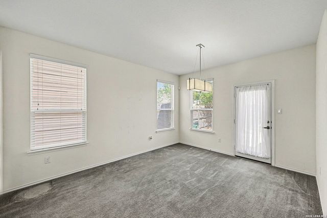 8950 Victoria Lk, San Antonio, TX 78224