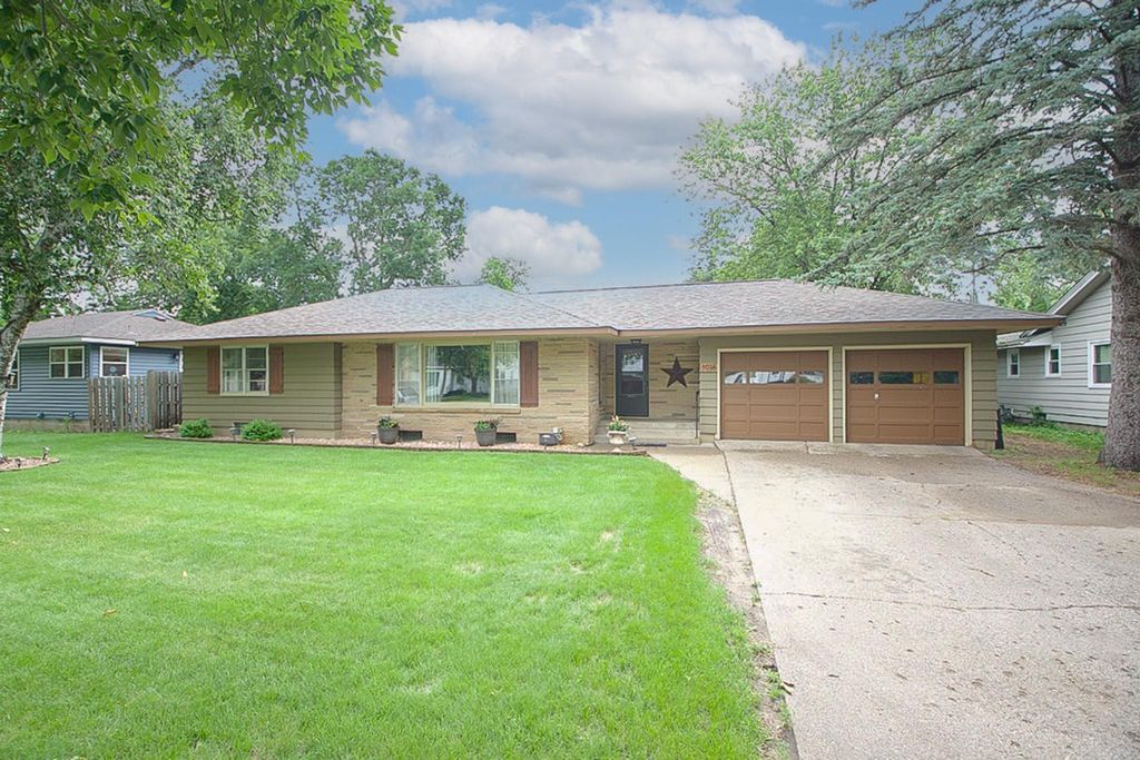 1016 26th Avenue N, Saint Cloud, MN 56303