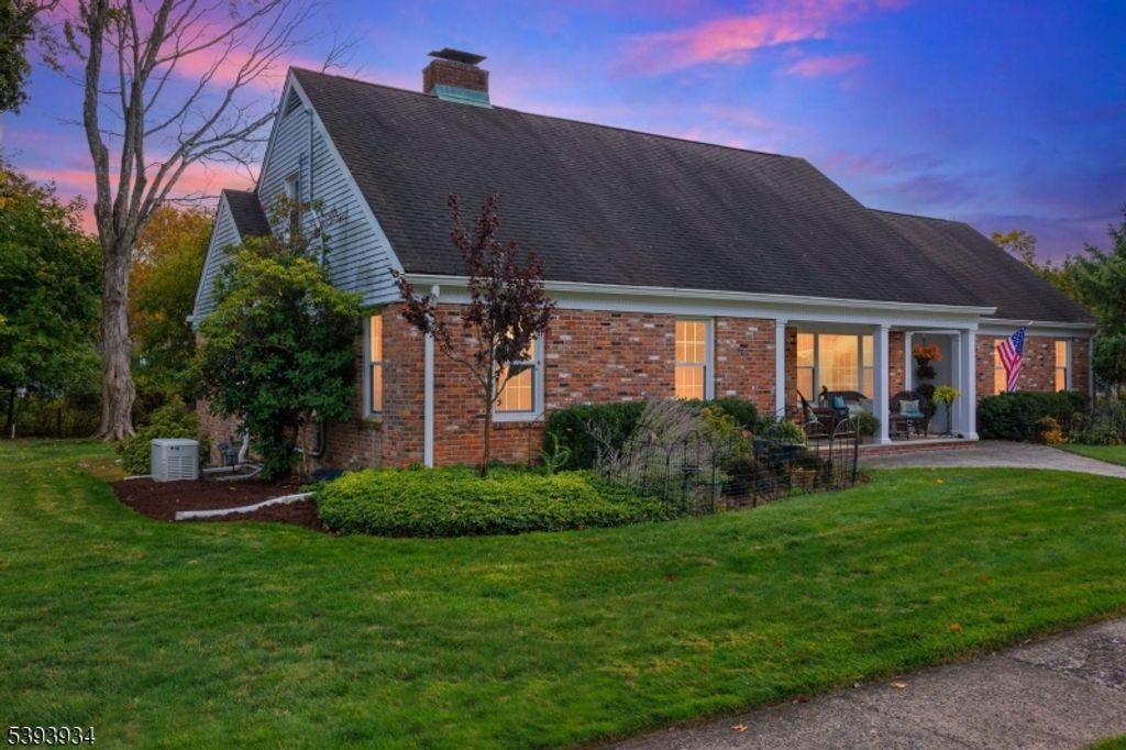 90 Suncrest Ave, North Haledon Boro, NJ 07508