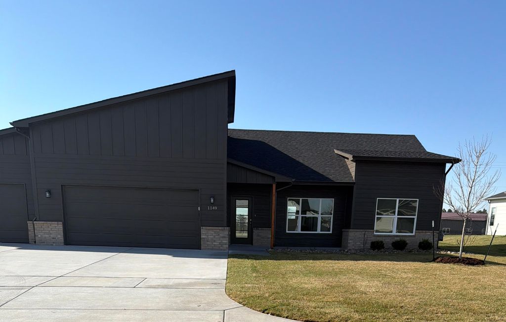 1149 Trek Cir, Goddard, KS 67052