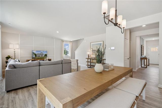 4047 Brians LN, Suffolk, VA 23434