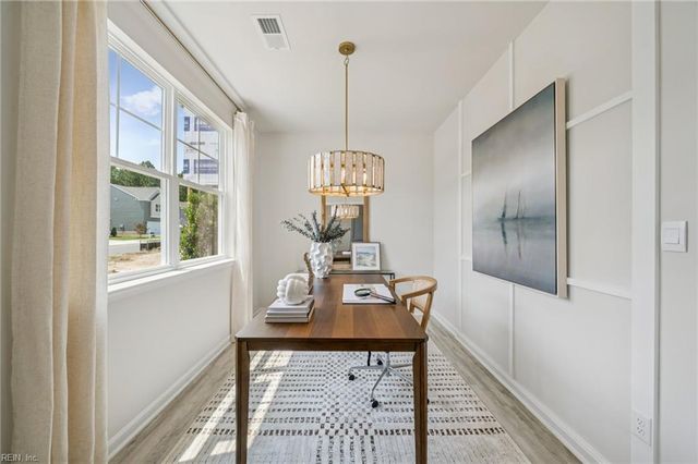 4047 Brians LN, Suffolk, VA 23434