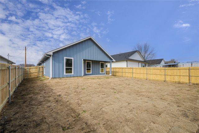 109 S Fir Street, Celeste, TX 75423