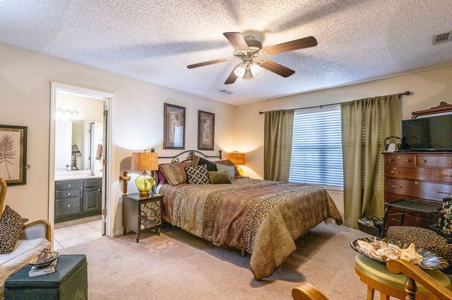 604 E Ash, Fayetteville, AR 72703