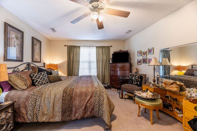 604 E Ash, Fayetteville, AR 72703