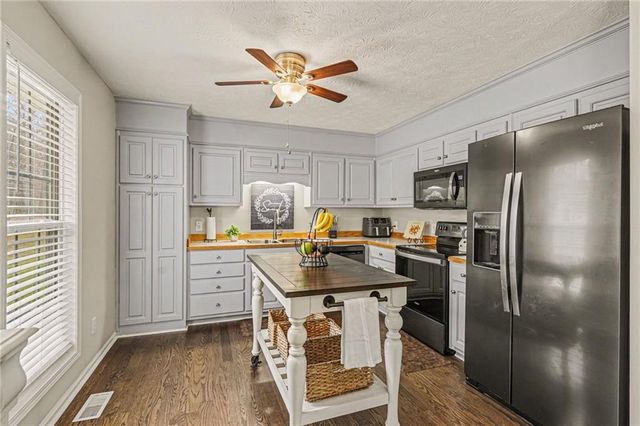 4536 Sequoia Drive, Oakwood, GA 30566