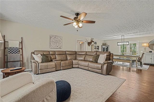 4536 Sequoia Drive, Oakwood, GA 30566