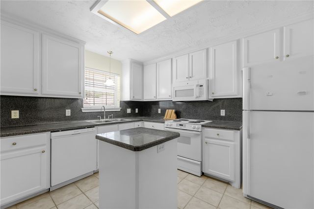 1816 Brothers Boulevard 16, College Station, TX 77845