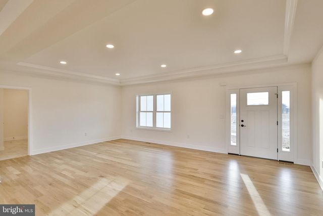 448 LONG LANE RD, Walnutport, PA 18088