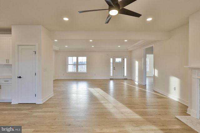 448 LONG LANE RD, Walnutport, PA 18088