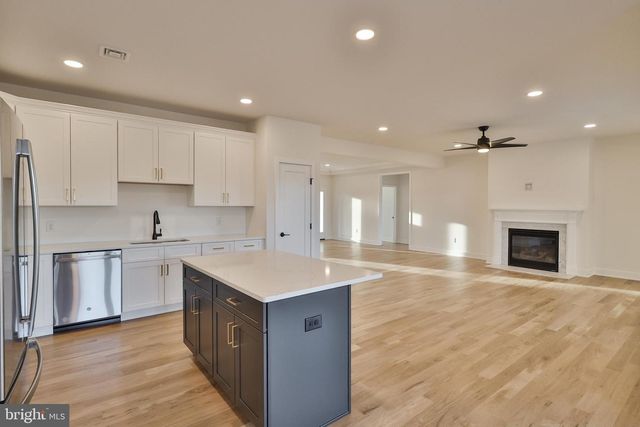448 LONG LANE RD, Walnutport, PA 18088
