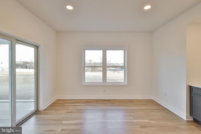 448 LONG LANE RD, Walnutport, PA 18088