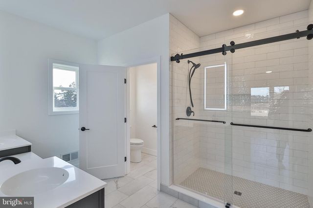 448 LONG LANE RD, Walnutport, PA 18088